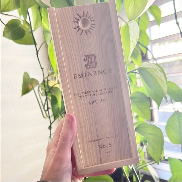 Sun Defense Minerals SPF 30 - Bronzer No. 5 (old formula) sold out! - Picture 1 of 2